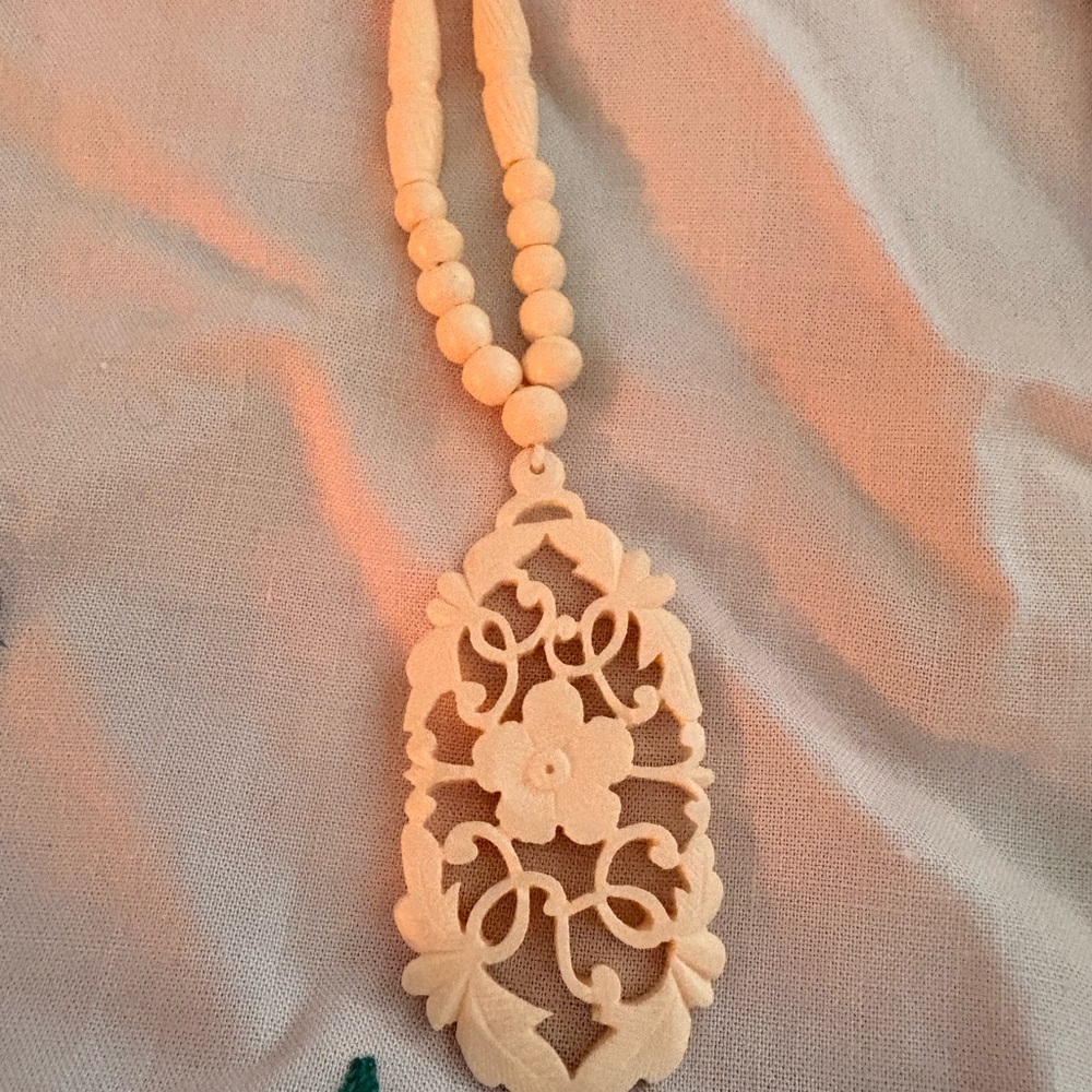 Elegant Cream Bone Necklace
